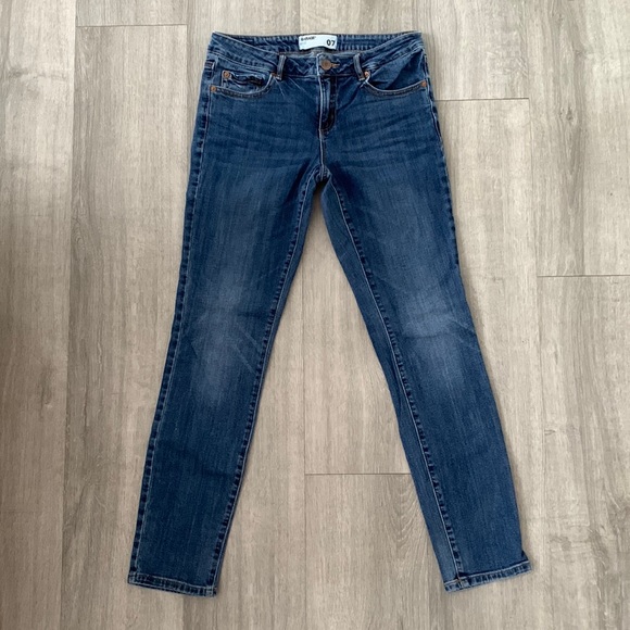 Size 7 Jeans Garage - Picture 3 of 6